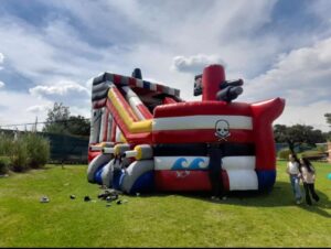 Parque inflable en alquiler para colegios y empresas.
