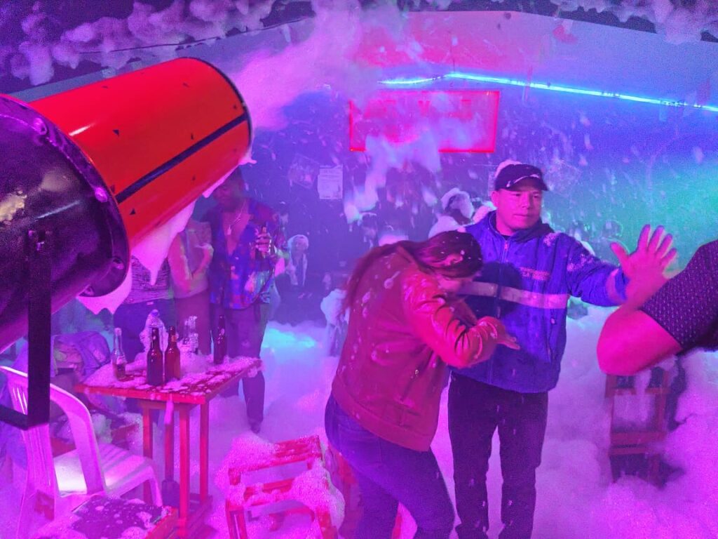 Alquiler de cañones de espuma para eventos empresariales en Colombia